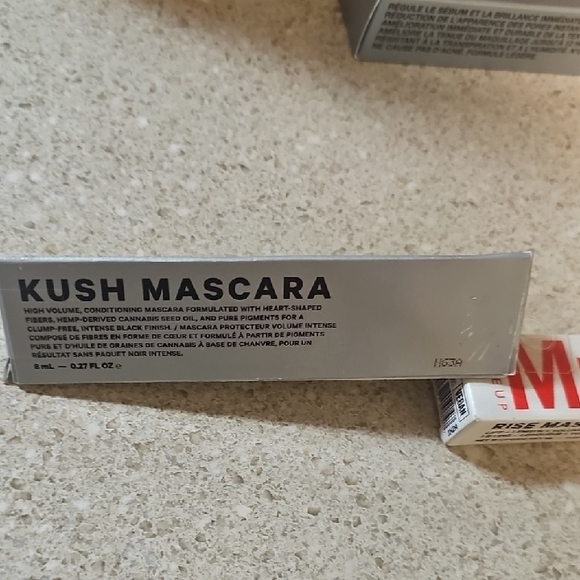 MAC Studio Fix Primer and Milk Makeup Set - Picture 2 of 3